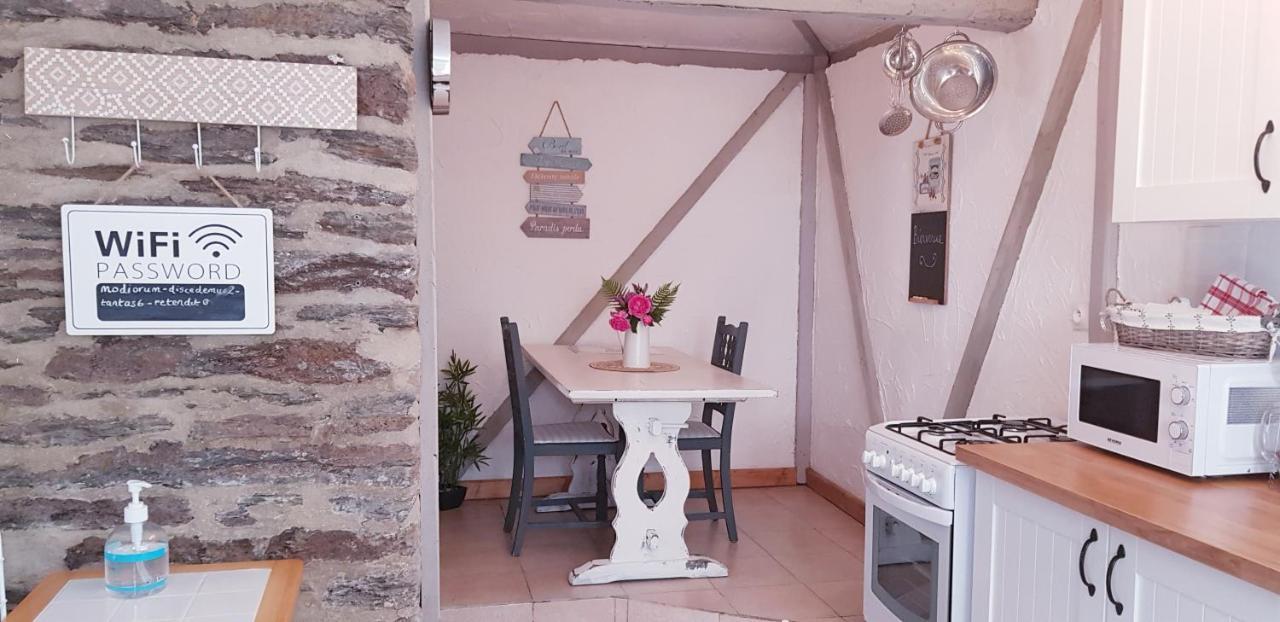 Le Vieux Moulin Gites - A Charming Stone Cottage With Garden View And Seasonal Pool Guégon Εξωτερικό φωτογραφία