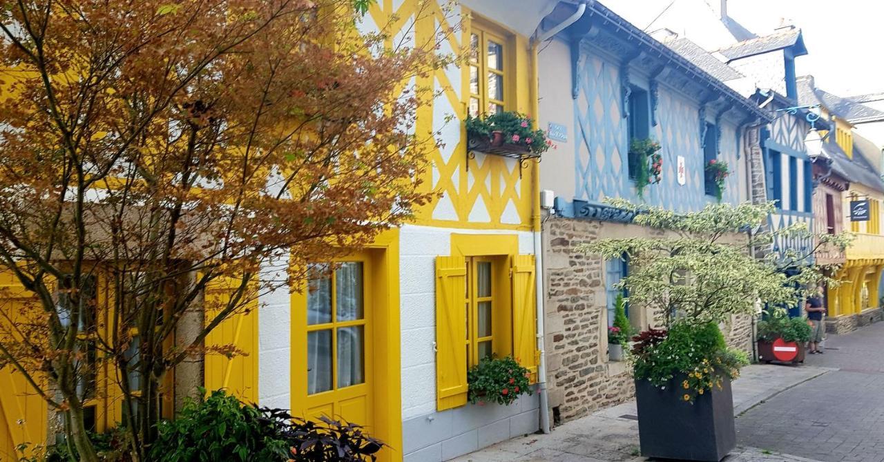 Le Vieux Moulin Gites - A Charming Stone Cottage With Garden View And Seasonal Pool Guégon Εξωτερικό φωτογραφία